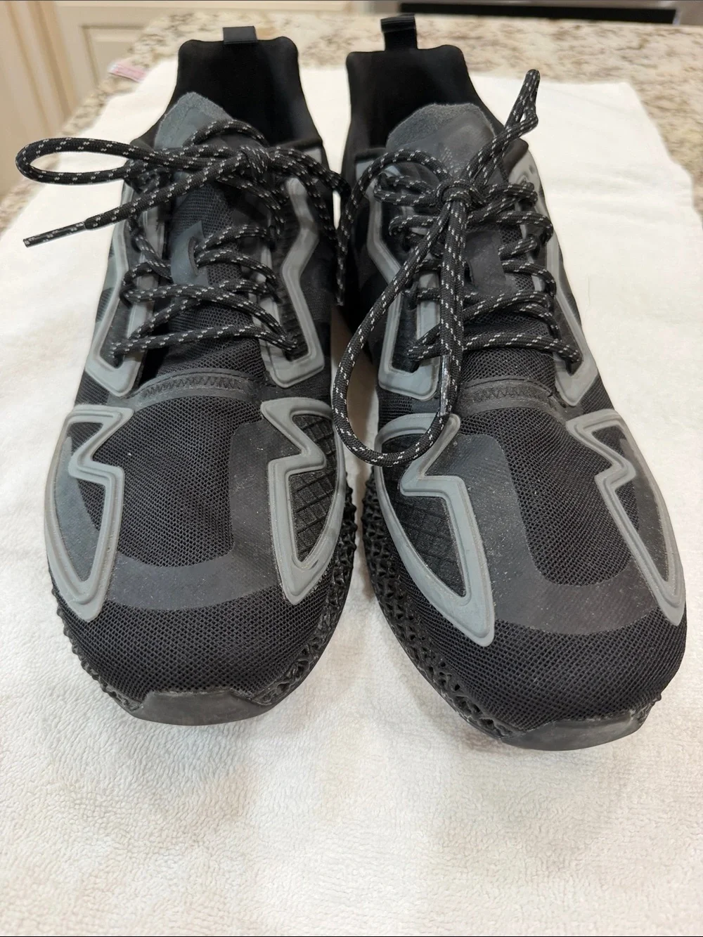 Men’s Adidas Black 3D-Print Sole Athletic Sneakers super comfortable!